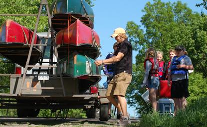 Leverage Outdoor Endeavors' shuttle service for your Mississippi River kayak/canoe trip